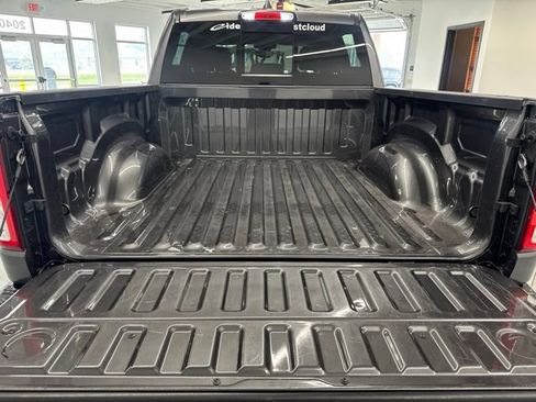 Used 2022 RAM 1500 Big Horn AWD/4WD image 13