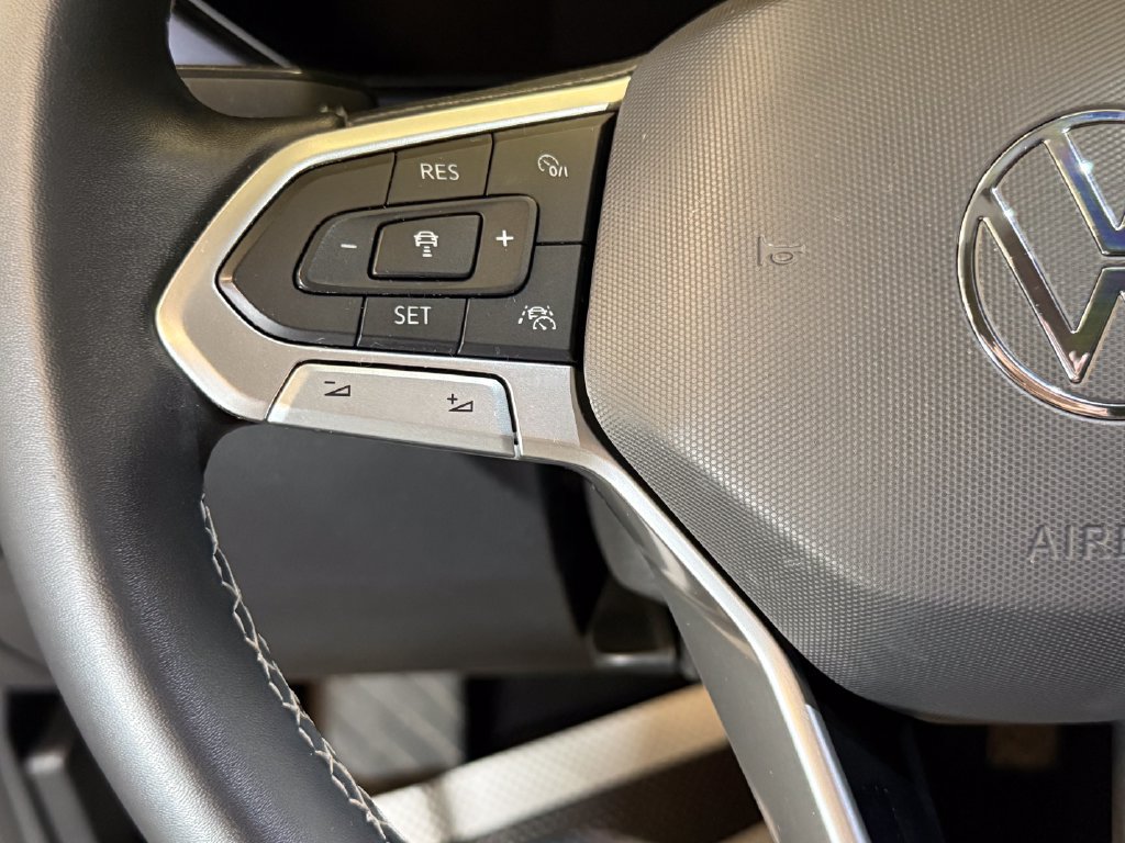 Used 2022 Volkswagen Taos SE AWD/4WD image 11