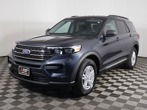 Used 2022 Ford Explorer XLT image 7