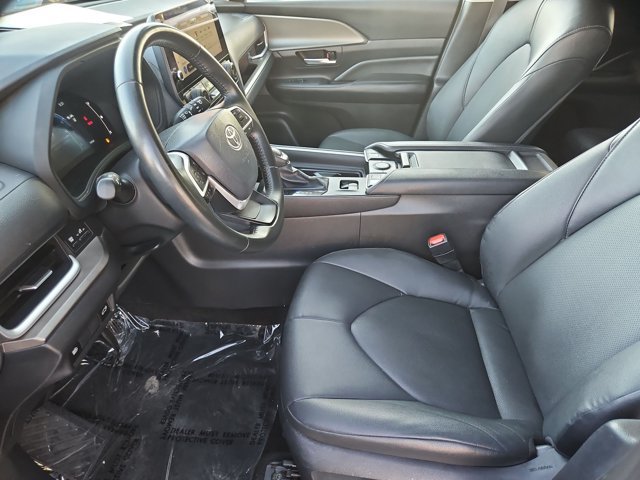 Used 2025 Toyota Grand Highlander AWD image 22