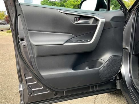 New 2025 Toyota RAV4 XLE image 10