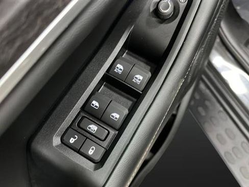 Used 2025 Jeep Grand Cherokee Limited AWD/4WD image 20