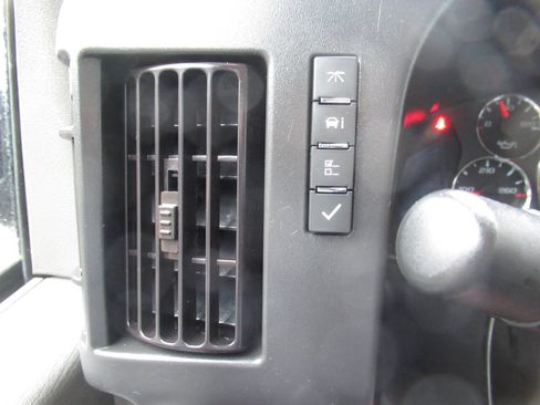 Used 2025 Chevrolet Express 3500 LT w/ LT Preferred Equipment Group RWD image 26