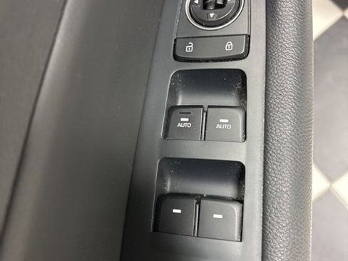 Used 2019 Hyundai Sonata Limited image 11