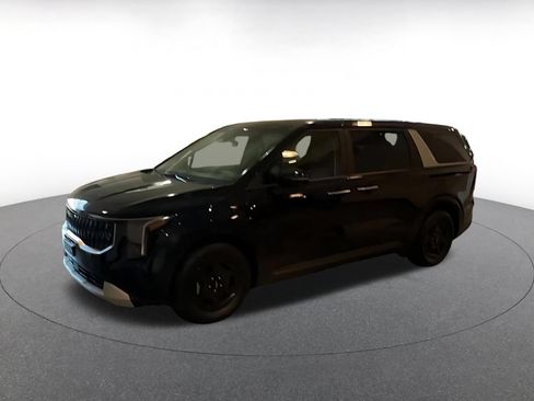 Used 2026 Kia Carnival FWD image 4