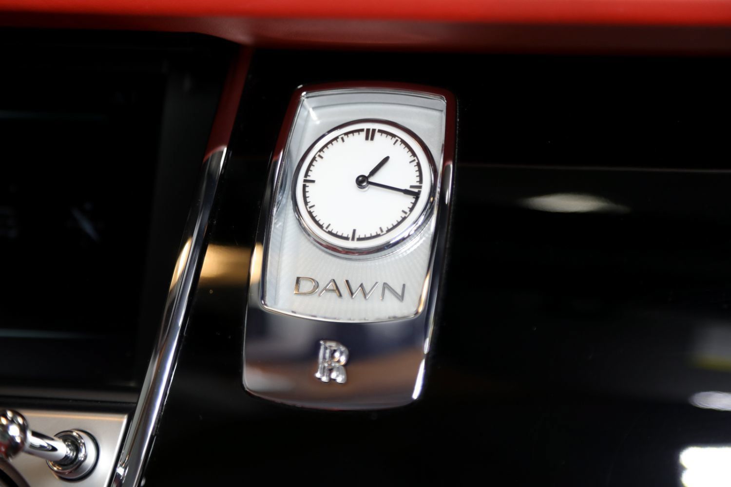 Used 2018 Rolls-Royce Dawn RWD image 38