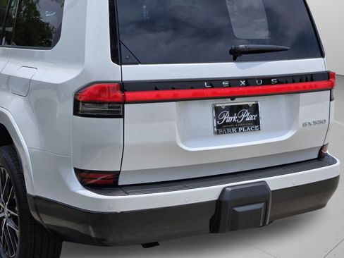 Used 2026 Lexus GX 550 w/ Accessory Package (2T) AWD/4WD image 42