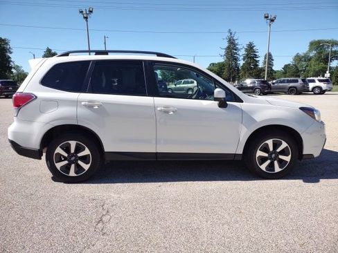 Used 2018 Subaru Forester 2.5i Premium w/ All-Weather Package AWD/4WD image 6