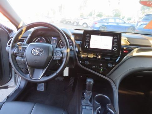 Certified 2022 Toyota Camry SE image 20