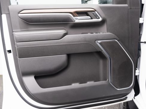 Used 2024 Chevrolet Silverado 3500 LT image 12