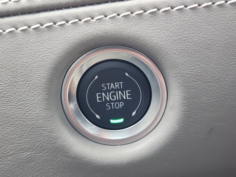 Used 2025 Cadillac Escalade Sport Platinum AWD/4WD image 21