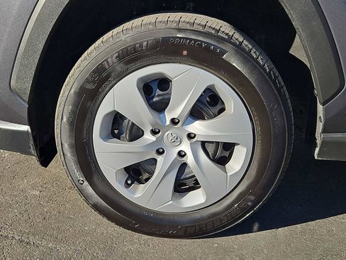 Used 2024 Toyota RAV4 LE image 13