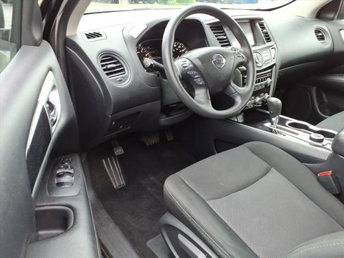 Used 2019 Nissan Pathfinder S AWD/4WD image 18