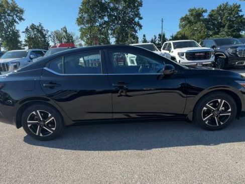 Used 2025 Nissan Sentra SV w/ All-Weather Package FWD image 2