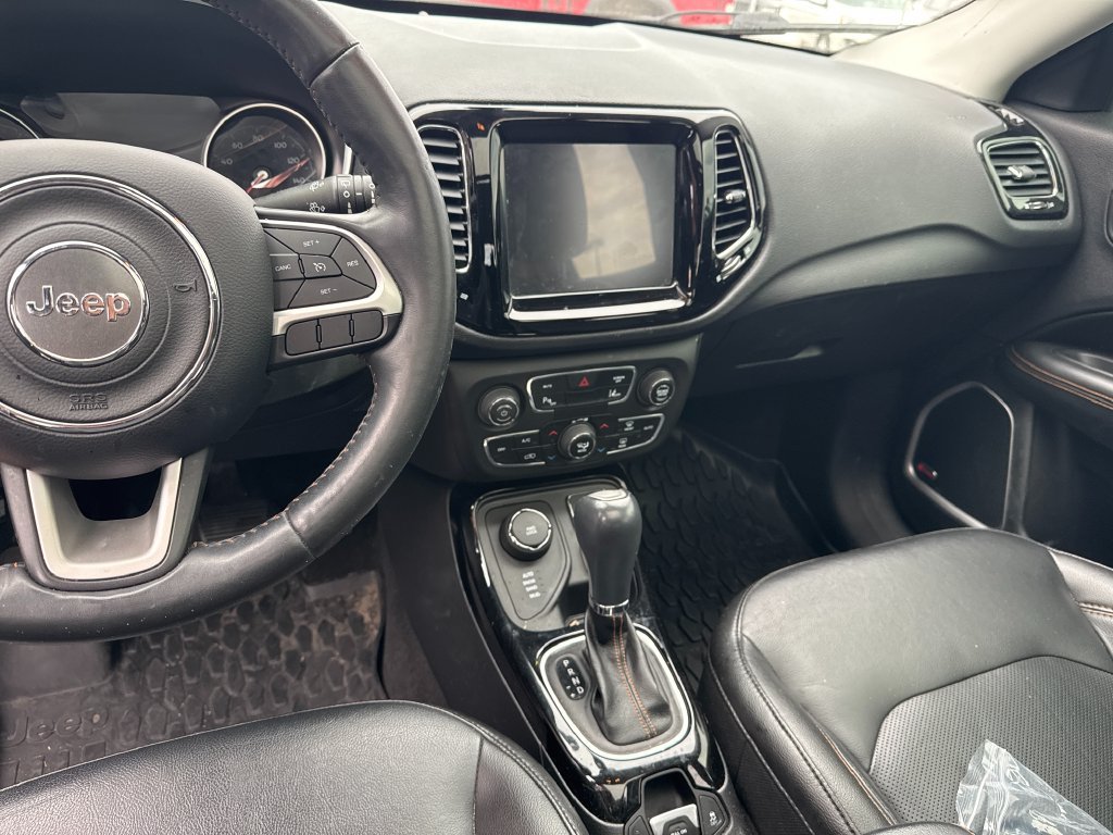 Used 2018 Jeep Compass Limited w/ Navigation Group AWD/4WD image 12
