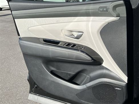 Certified 2025 Hyundai Tucson Limited image 26