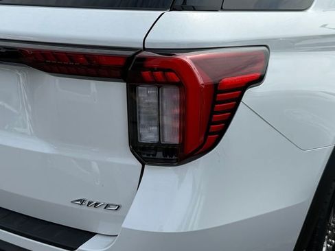 New 2026 Ford Explorer Active w/ Active Comfort Package image 8