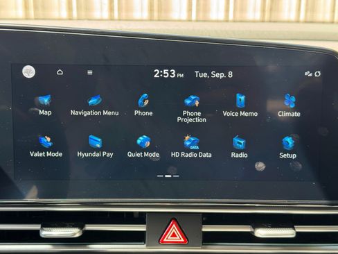 Used 2025 Hyundai Elantra SEL FWD image 25
