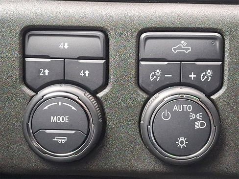 Used 2024 Chevrolet Silverado 3500 LT image 24