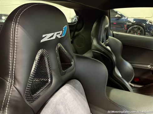 Used 2009 Chevrolet Corvette ZR1 w/ Preferred Equipment Group RWD image 9