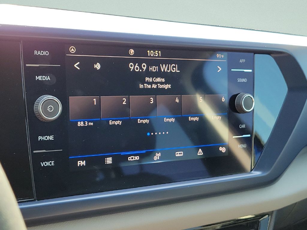Used 2023 Volkswagen Taos SE FWD image 24