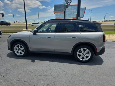 Used 2025 MINI Cooper Countryman S w/ Comfort Package Max image 7