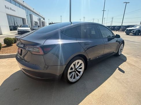 Used 2022 Tesla Model 3 RWD image 3