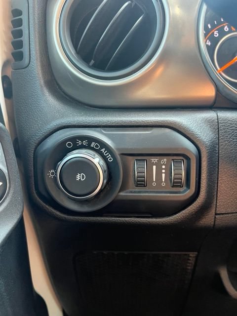 Certified 2020 Jeep Wrangler Sport AWD/4WD image 11