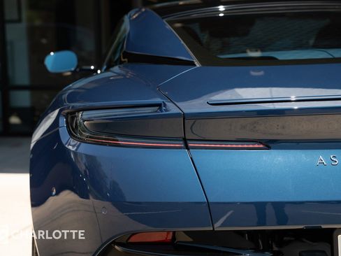 Used 2025 Aston Martin DB12 Coupe RWD image 14