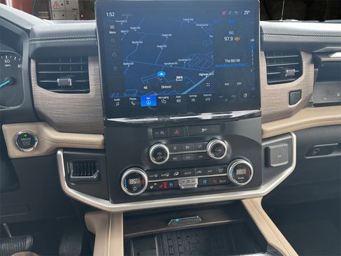 Certified 2024 Ford Expedition Limited image 50