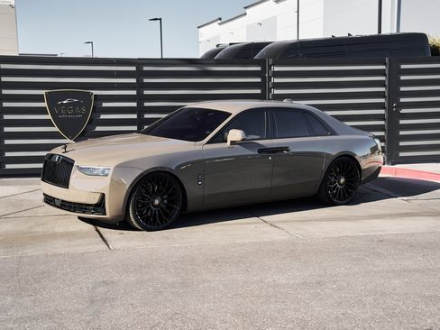 Used 2025 Rolls-Royce Ghost image 5