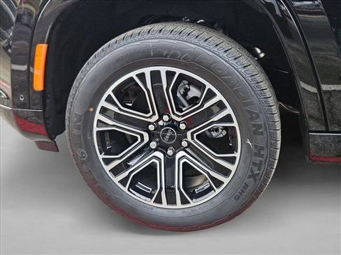 New 2026 Jeep Grand Wagoneer 4WD w/ Premium Group I image 10