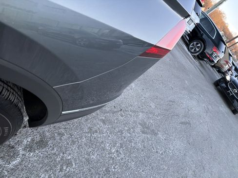 Certified 2023 Volkswagen Tiguan SE w/ Panoramic Sunroof Package image 9