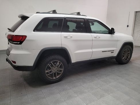 Used 2017 Jeep Grand Cherokee Laredo AWD/4WD image 10