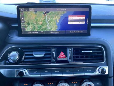 Used 2023 Genesis G70 2.0T image 37