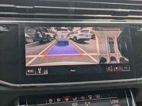 Used 2019 Audi Q8 Prestige AWD/4WD image 12