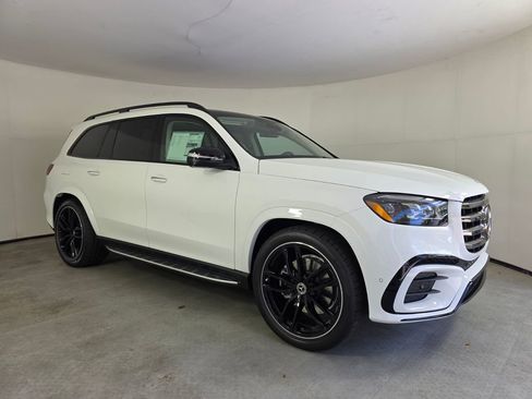 New 2026 Mercedes-Benz GLS 450 4MATIC image 1