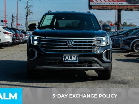 Used 2025 Volkswagen Atlas SE image 3