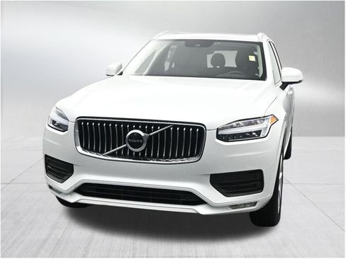 Used 2022 Volvo XC90 T5 Momentum FWD image 8