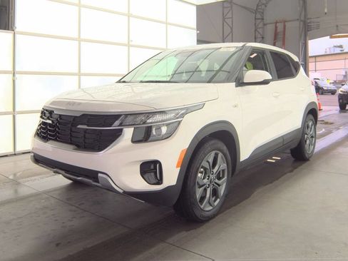 Used 2026 Kia Seltos LX FWD image 8