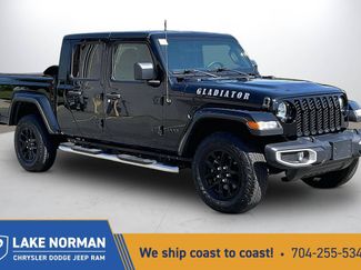 Used 2023 Jeep Gladiator Sport AWD/4WD video 1