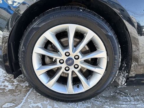 Used 2017 Ford Fusion SE image 12