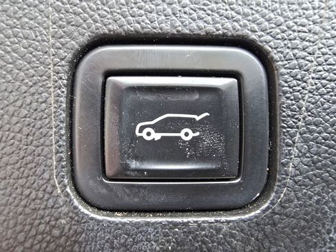 Used 2020 Buick Enclave Essence w/ Sport Touring Edition image 19