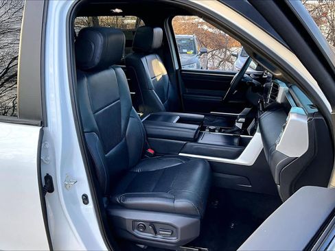 Used 2025 Toyota Sequoia Platinum image 7