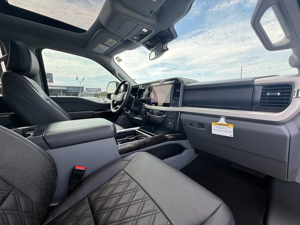 Used 2025 Ford F250 XLT w/ Black Appearance Package AWD/4WD image 31