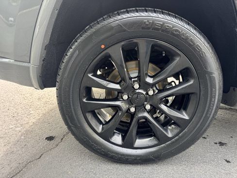 Used 2019 Jeep Grand Cherokee Altitude image 19