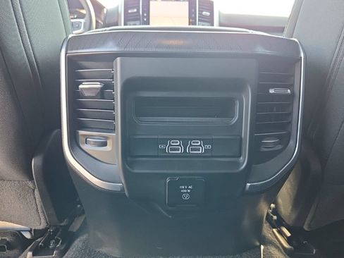 Used 2025 RAM 1500 Big Horn AWD/4WD image 23