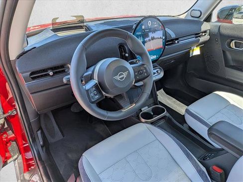 Certified 2025 MINI Cooper 2-Door Hardtop FWD image 10