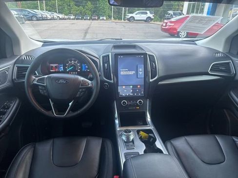 Used 2022 Ford Edge Titanium AWD/4WD image 16