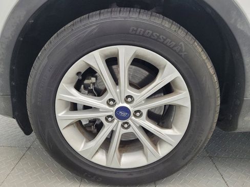 Used 2018 Ford Escape SE w/ SE Sync 3 Package AWD/4WD image 31